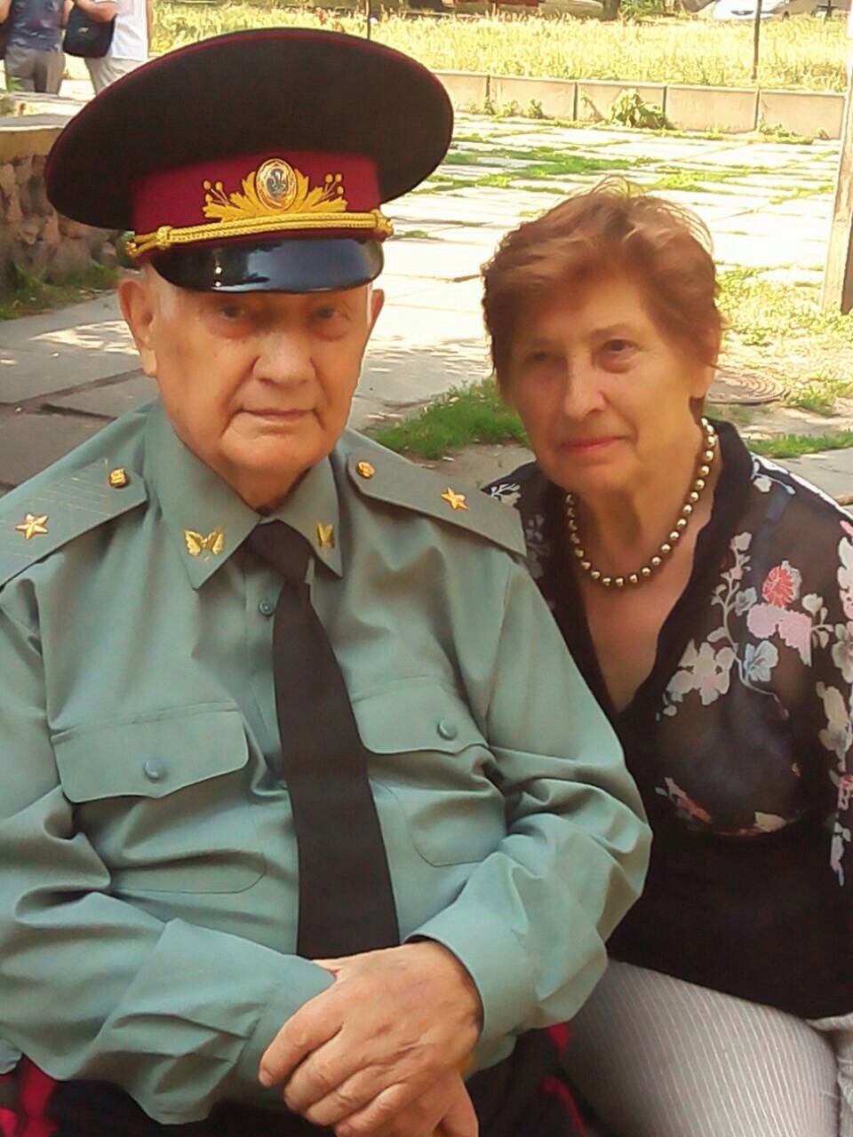 Генерал-майор з дружиною